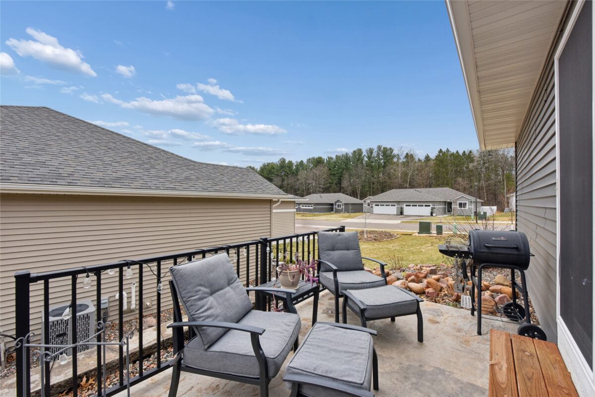 1352 Juniper Place Eau Claire WI 54703 — photo 22