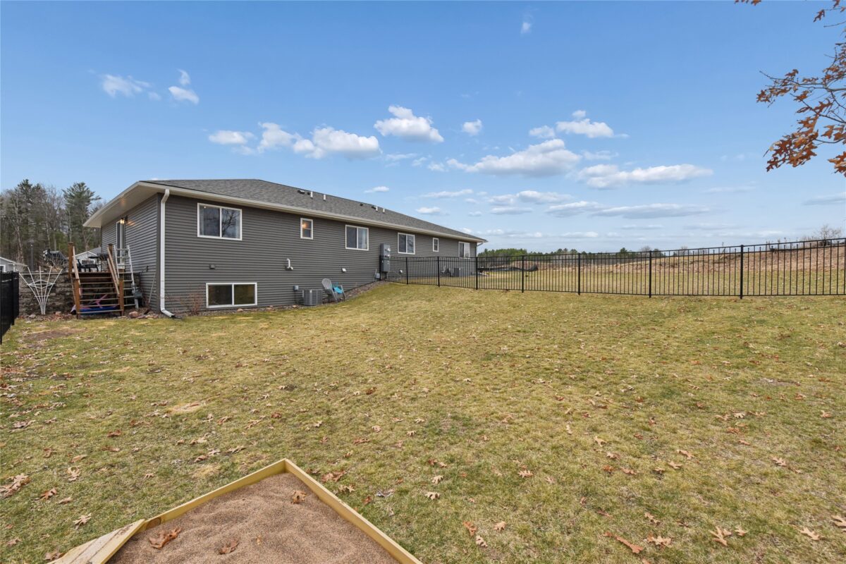 1352 Juniper Place Eau Claire WI 54703 — photo 24