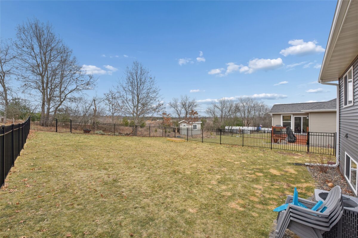 1352 Juniper Place Eau Claire WI 54703 — photo 26