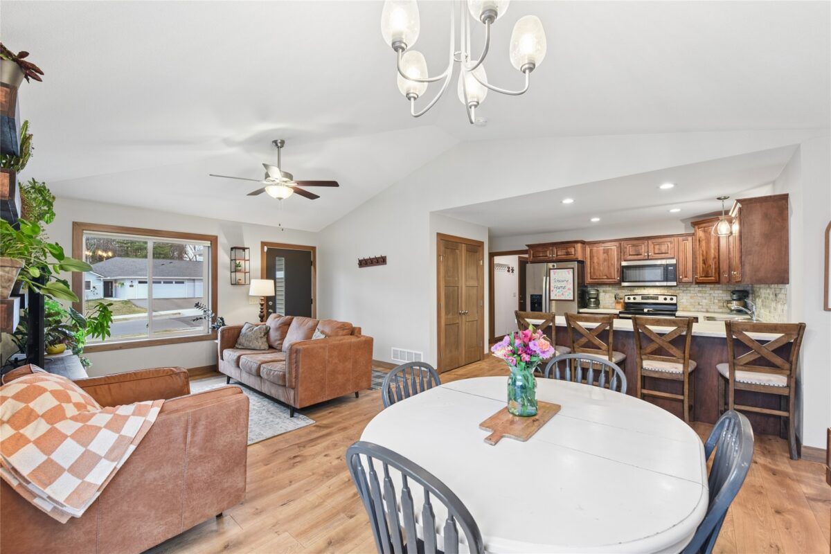 1352 Juniper Place Eau Claire WI 54703 — photo 3