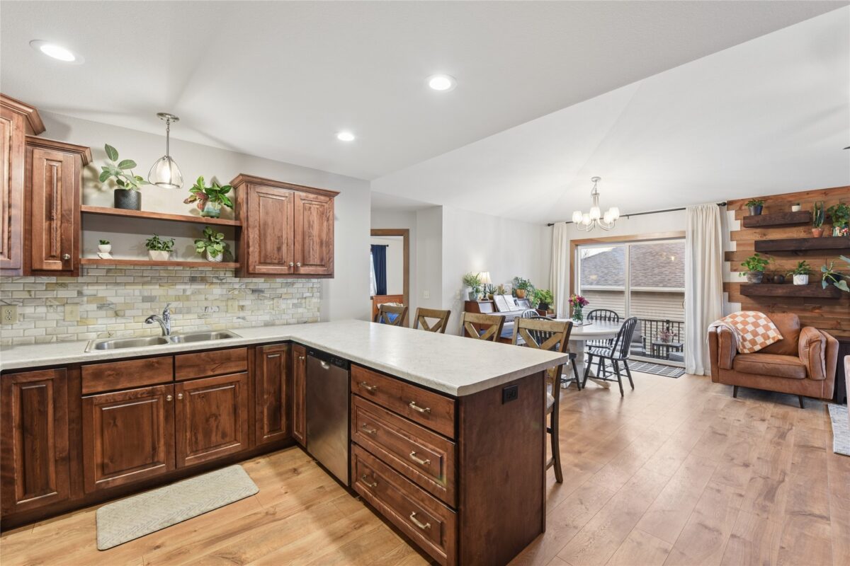 1352 Juniper Place Eau Claire WI 54703 — photo 7