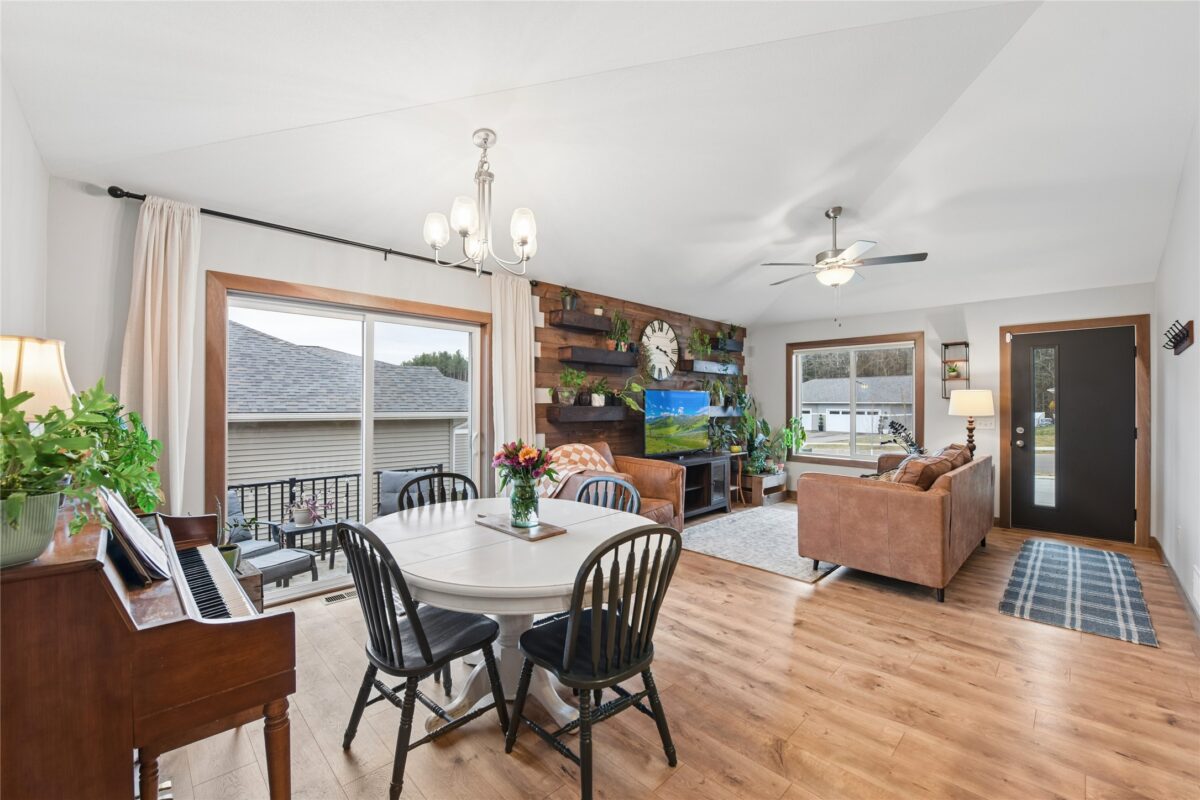 1352 Juniper Place Eau Claire WI 54703 — photo 8
