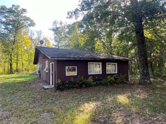 Residentialhouse for sale picture with an address of  13643 Spaulding Road in Grantsburg and a list price of 99900