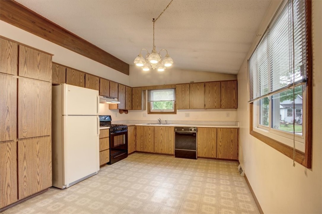 Residential at 1402 Knapp Street, Menomonie, WI 54751 — photo 25