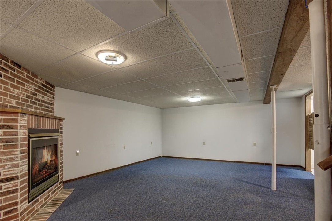 Residential at 1402 Knapp Street, Menomonie, WI 54751 — photo 29