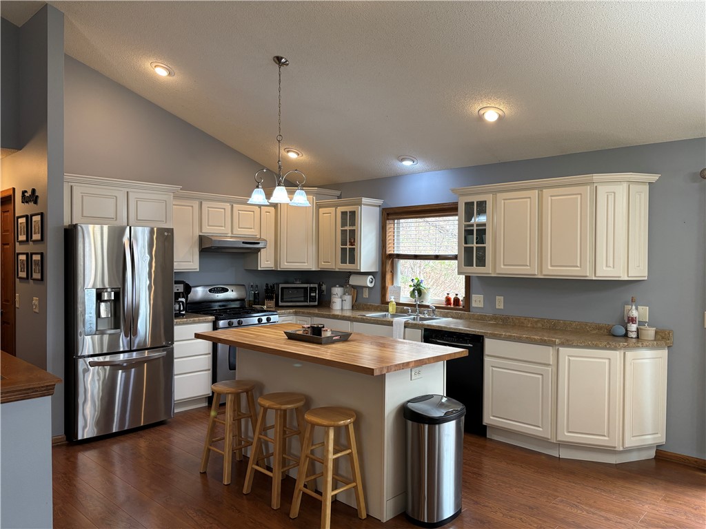 Residential at 1407 Mckinley Rd, Eau Claire, WI 54703 — photo 5