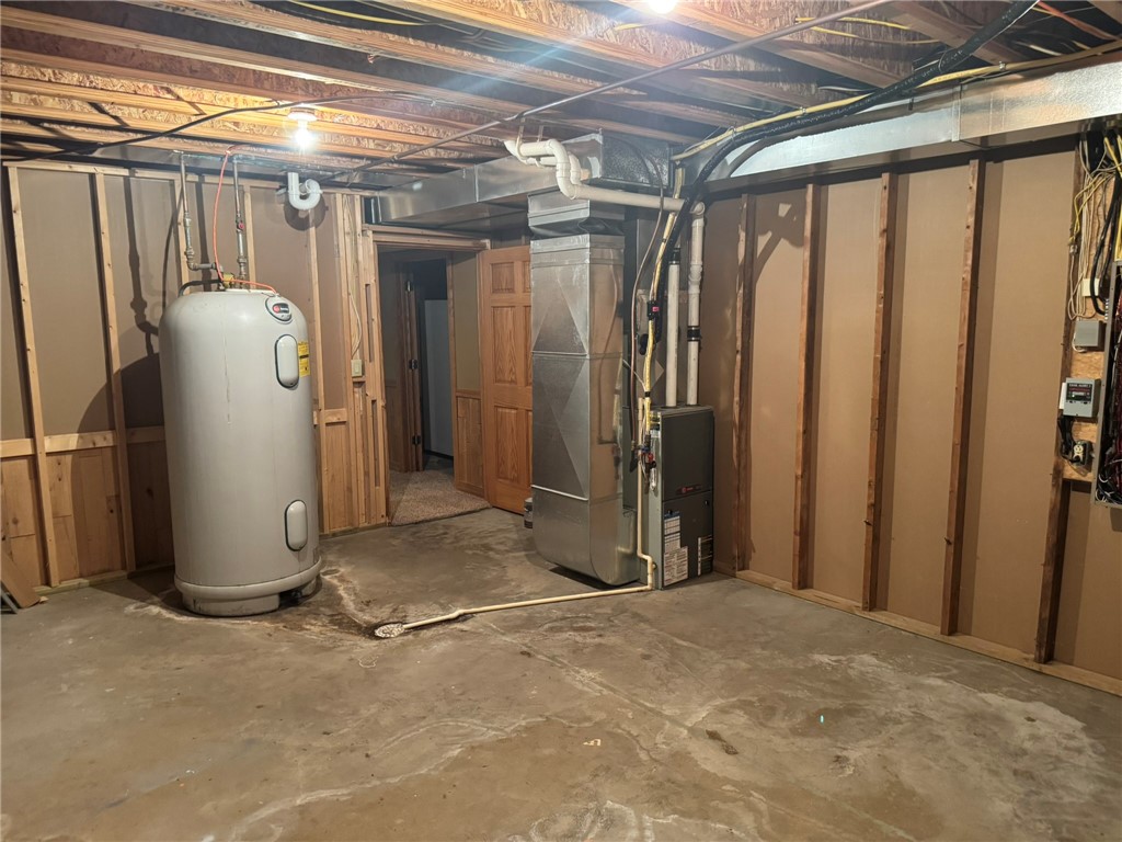 1449-3-12-Dallas-WI-54733-4