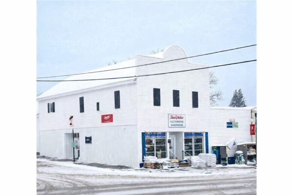 147 E Oak Street, Glenwood City, WI