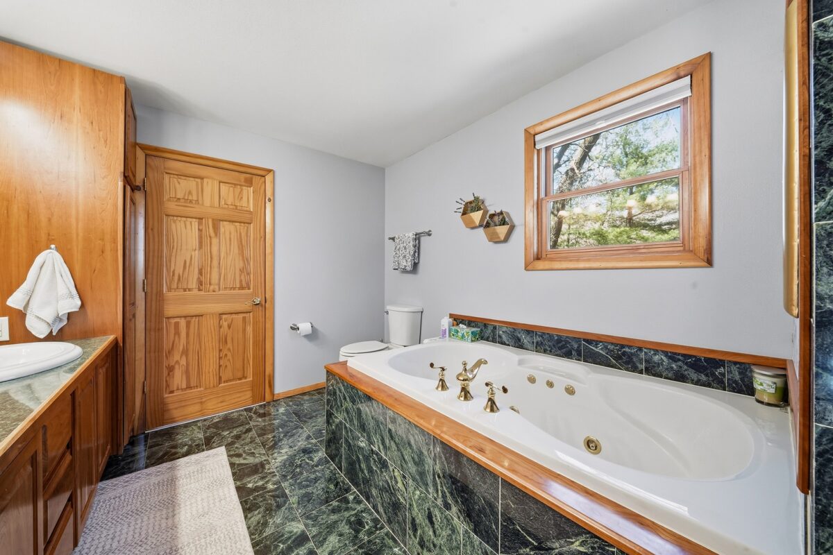 14822 W Holmen Road, Osseo, WI — photo 41