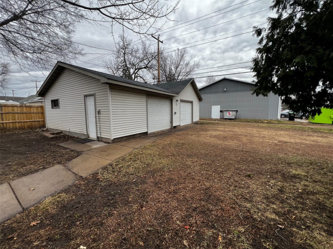 Residential at 1502 Stout Street, Menomonie, WI 54751 — photo 24