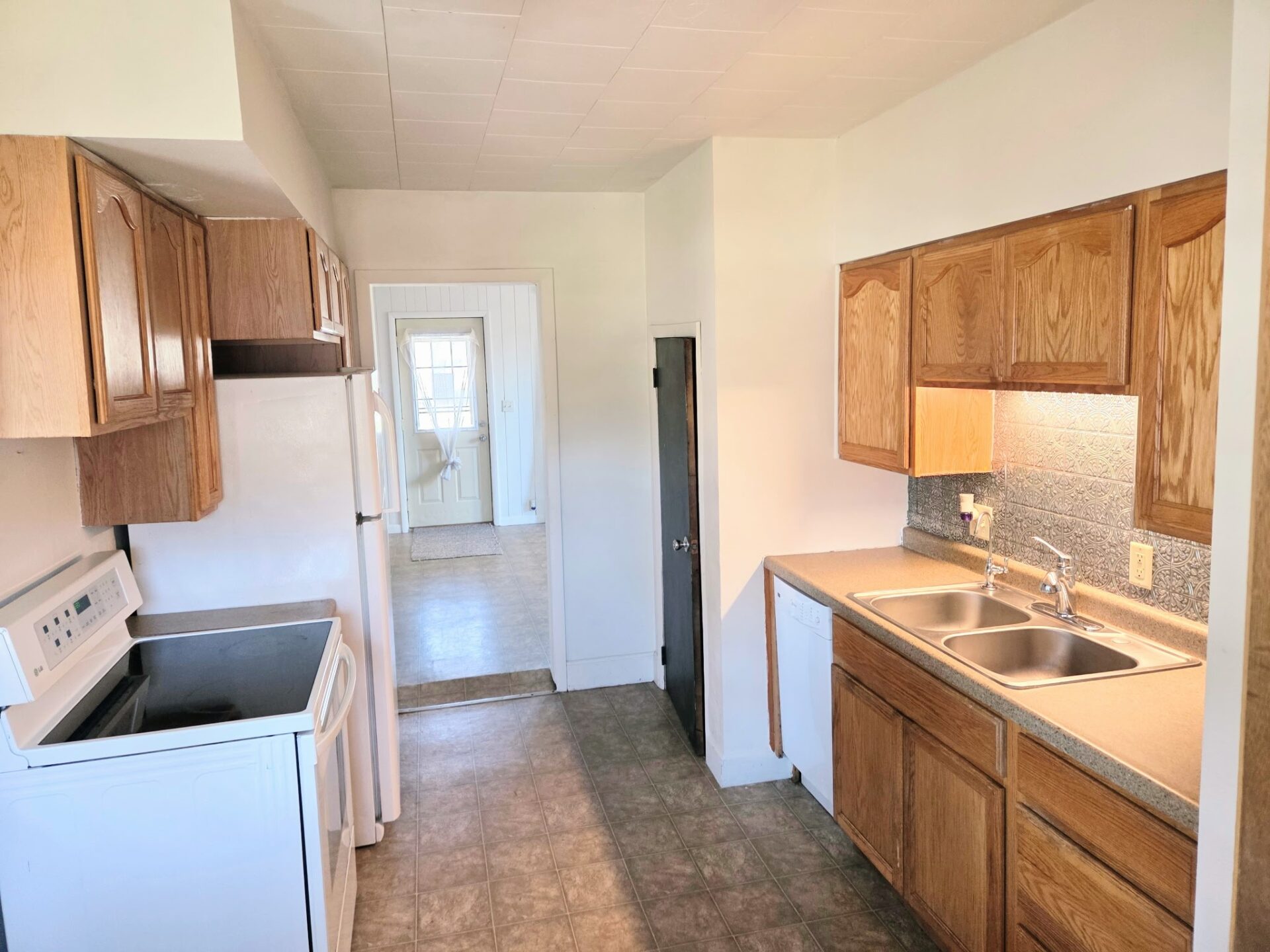 Residential at 1502 Stout Street, Menomonie, WI 54751 — photo 10