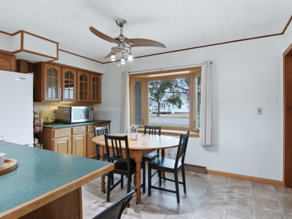 Residentialhouse for sale picture with an address of  1520 11th Avenue in Bloomer and a list price of 255000