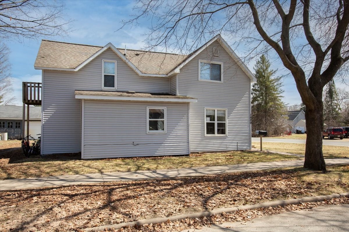 Residential Income at 1520 8th Street, Menomonie, WI 54751 — photo 2