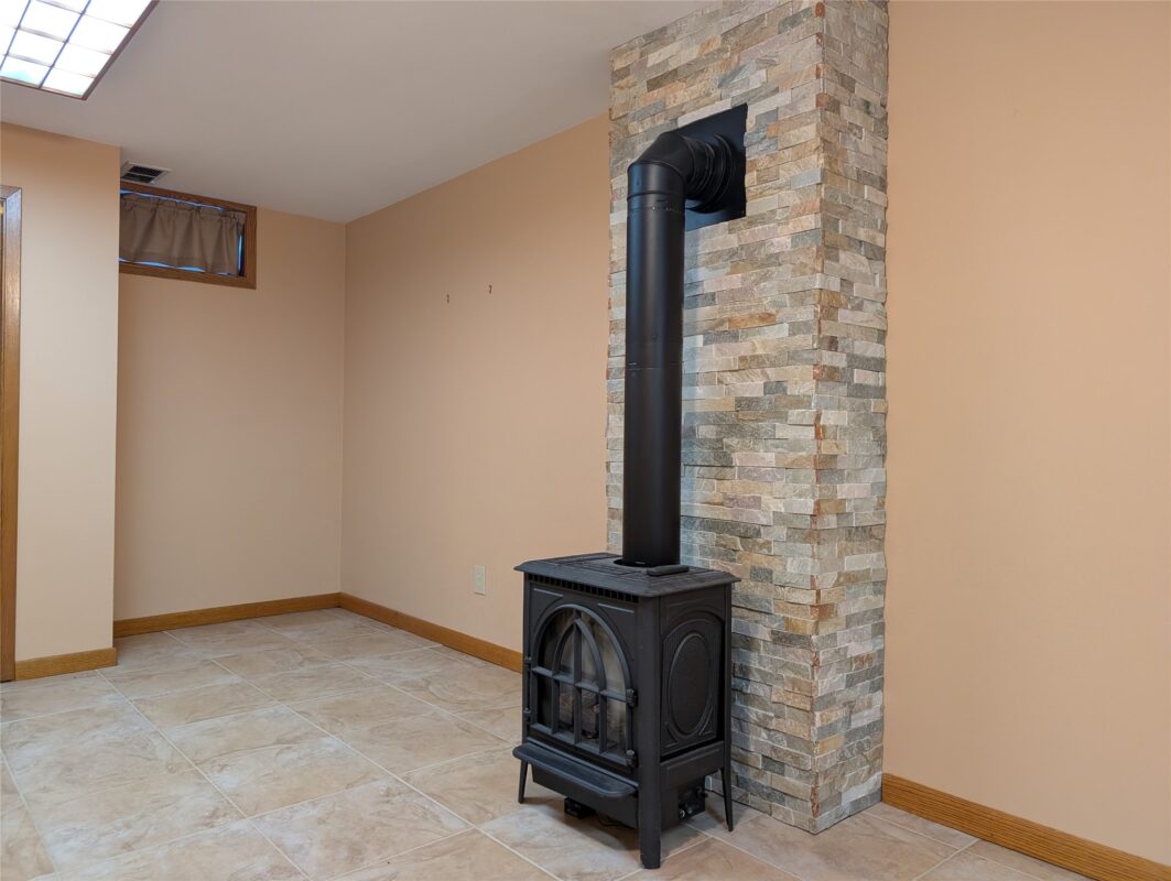 1521 6th Avenue Menomonie WI 54751 — photo 45