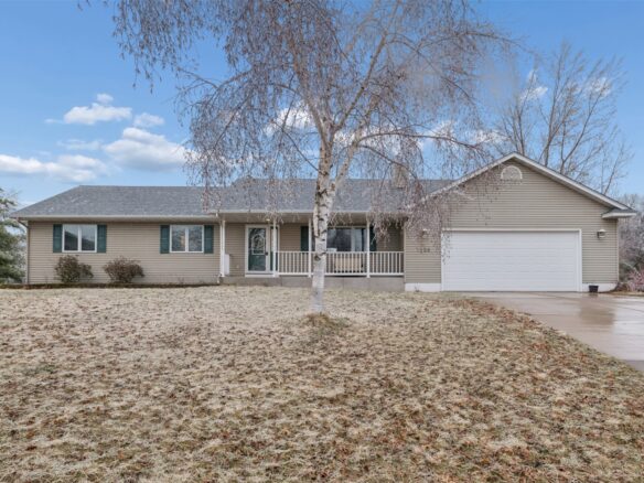 1528 Shore Haven Court Menomonie WI 54751 — photo 1