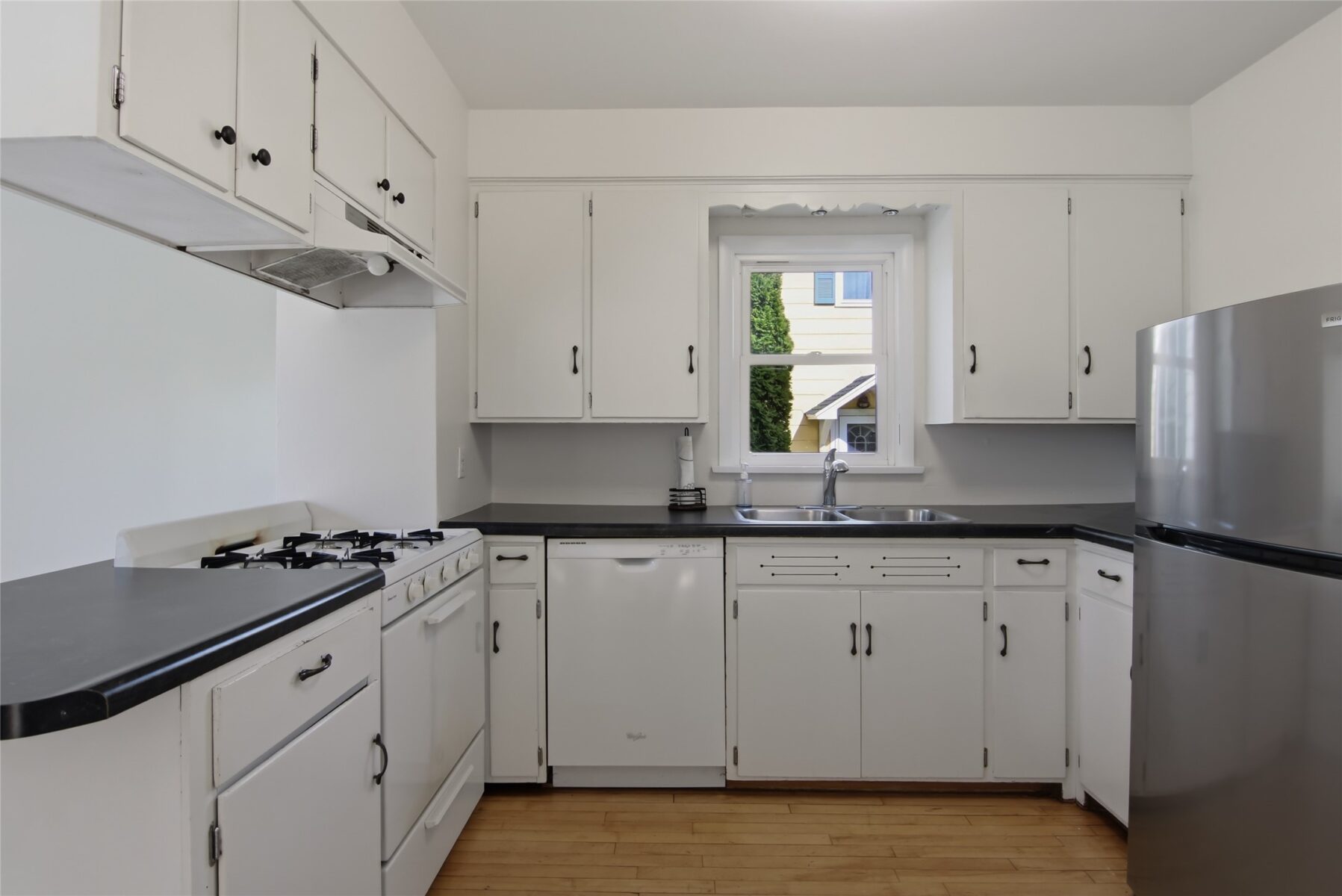 1534 Badger Avenue Eau Claire WI 54701 — photo 8