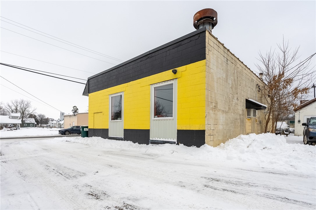158 W Lincoln Street, Augusta, WI — photo 4