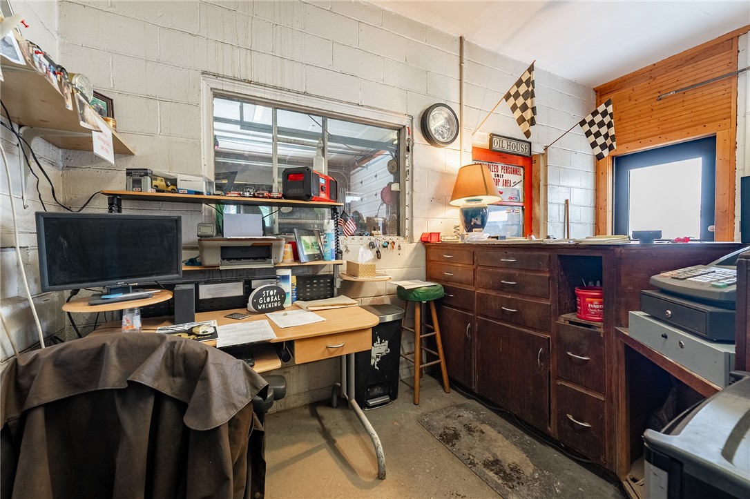 158 W Lincoln Street, Augusta, WI — photo 9