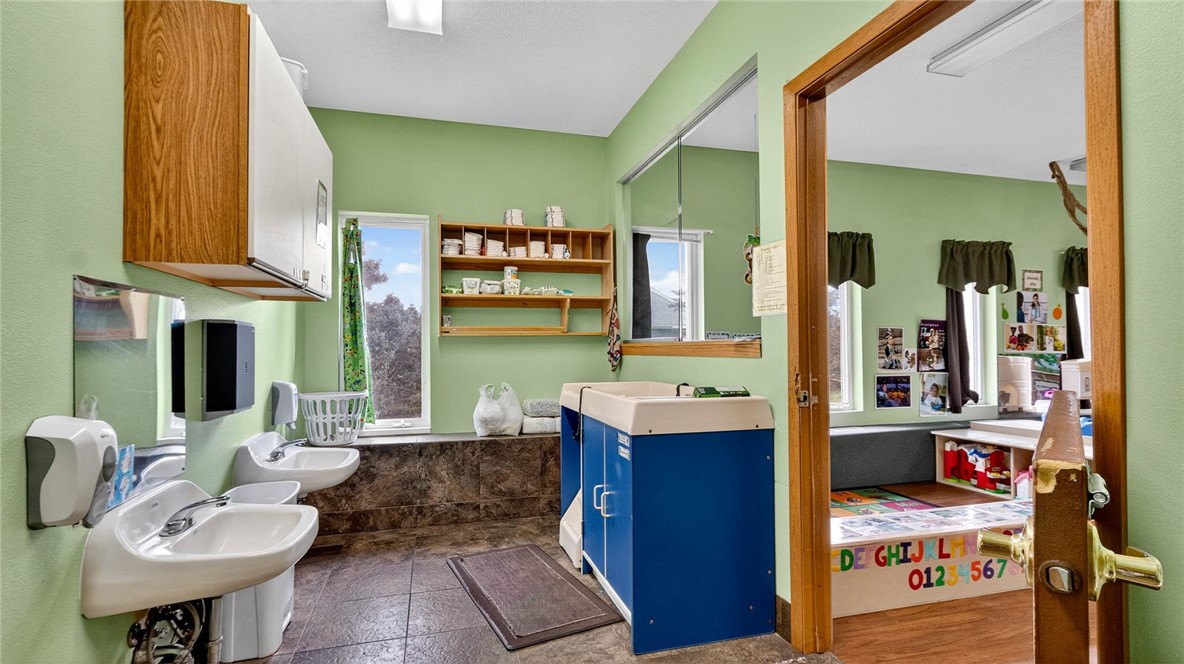 1612 Truax Boulevard, Eau Claire, WI — photo 8