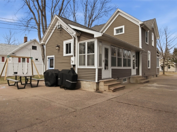 Residentialhouse for sale picture with an address of  1619 Hayden Avenue in Altoona and a list price of 314900