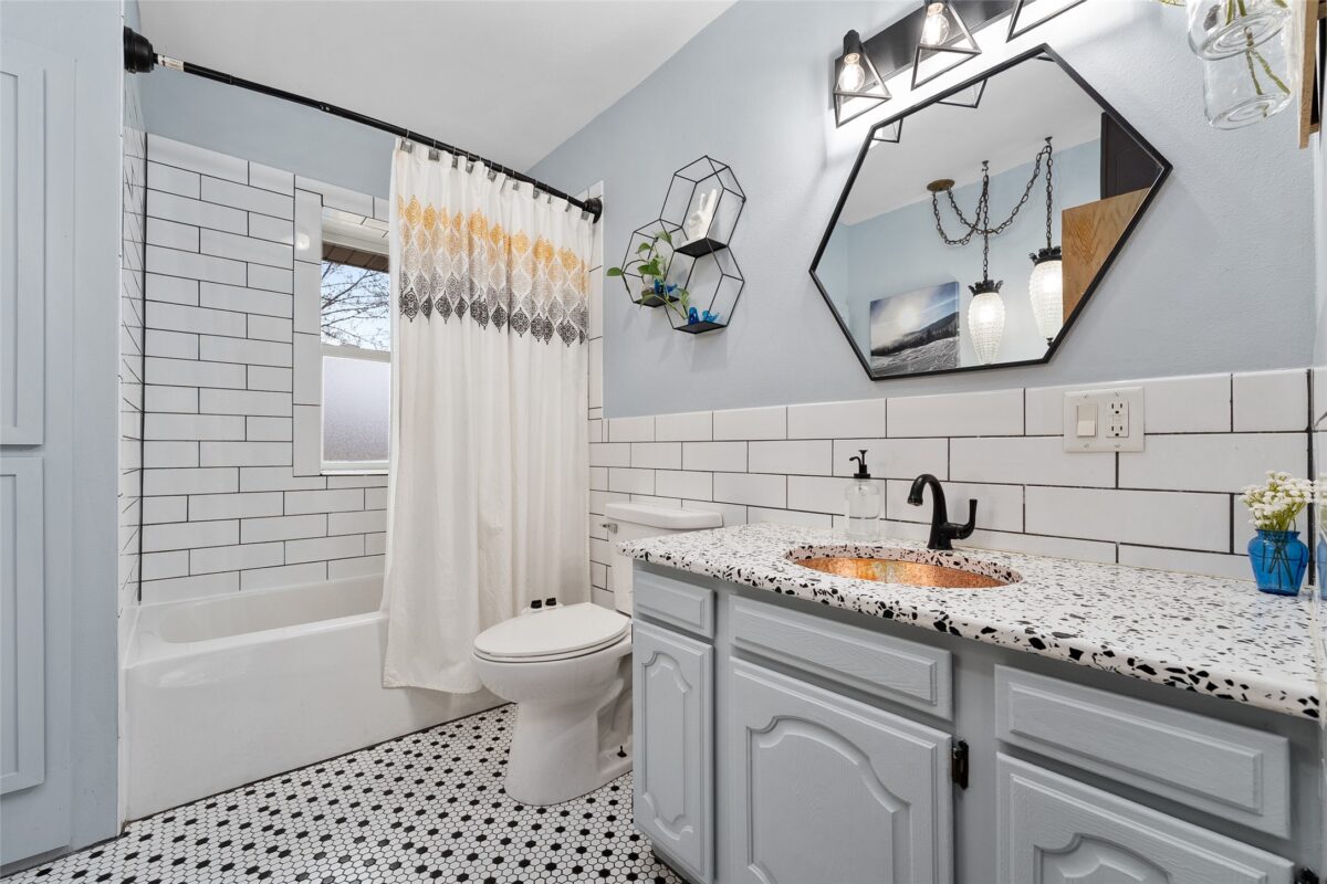 1720 South Street Eau Claire WI 54701 — photo 18