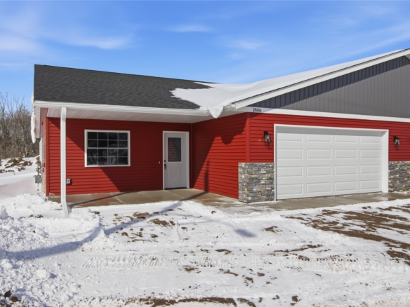 Residentialhouse for sale picture with an address of  1806 Dorret Road in Eau Claire and a list price of 319900