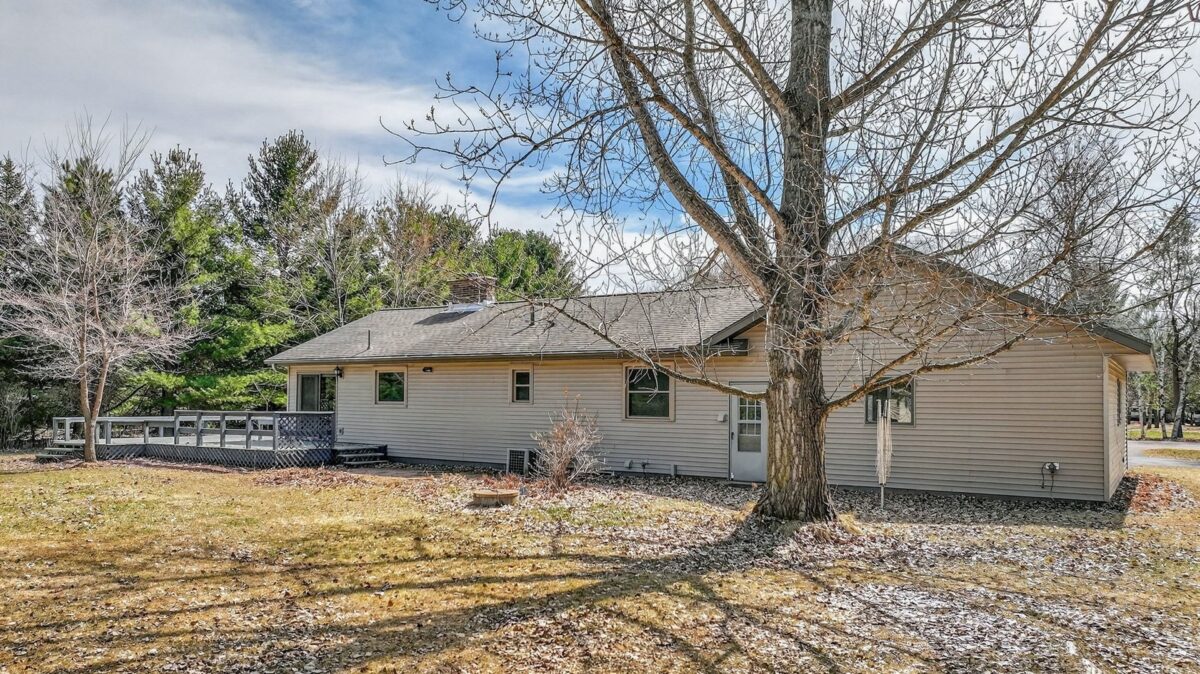 18632 70th Avenue Chippewa Falls WI 54729 — photo 4