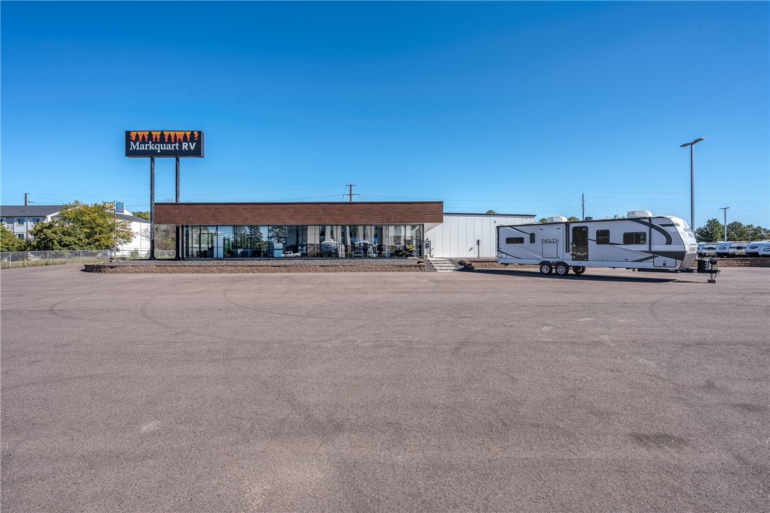 2000 Stout Street, Menomonie, WI — photo 2