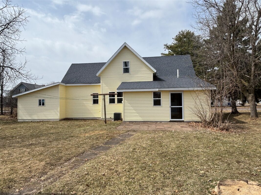203 9th Street Cameron WI 54822 — photo 4