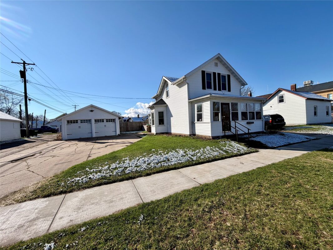 Residential at 209 River Street, Chippewa Falls, WI 54729 — photo 2