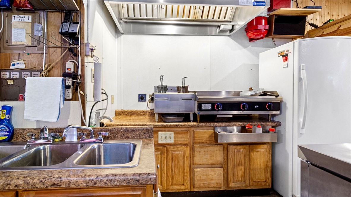 211 S MAIN Street, Greenwood, WI — photo 7