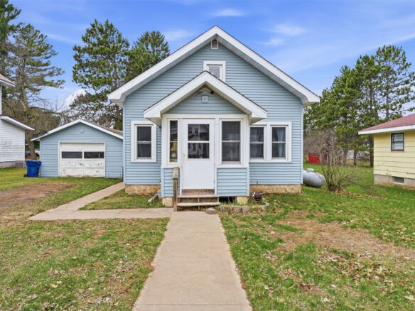 215 3rd Avenue S, Dallas, WI