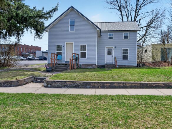 22 6th Avenue, Shell Lake, WI