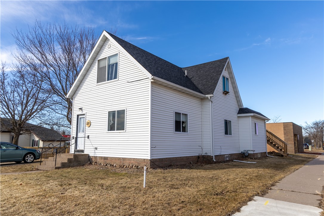 Residential Income at 221 Miner Avenue, Ladysmith, WI 54848 — photo 2