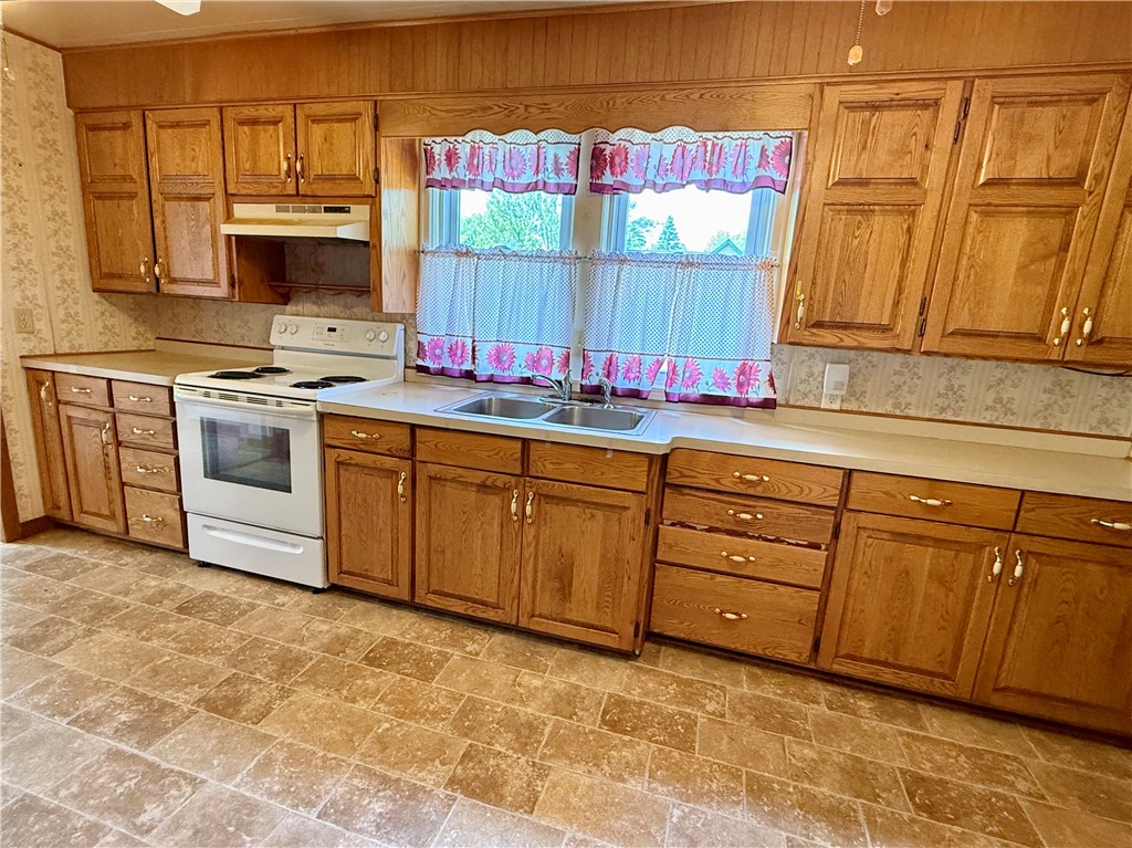 Residential at 222 Spruce Street, Spooner, WI 54801 — photo 7