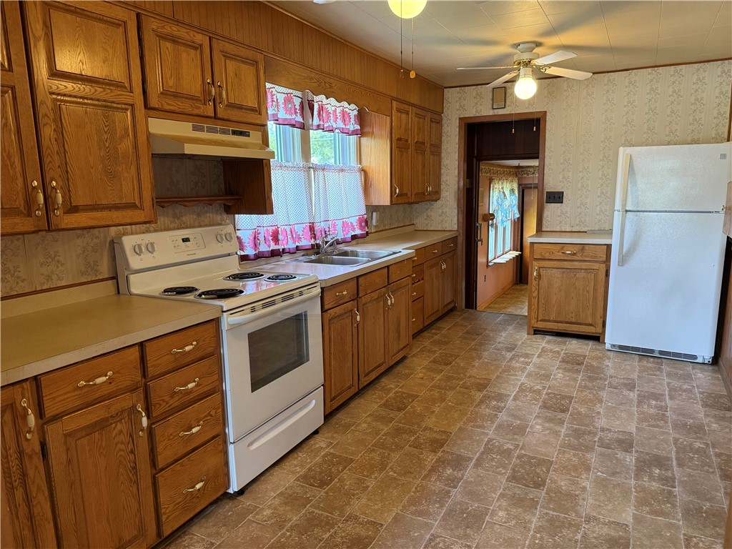 Residential at 222 Spruce Street, Spooner, WI 54801 — photo 8