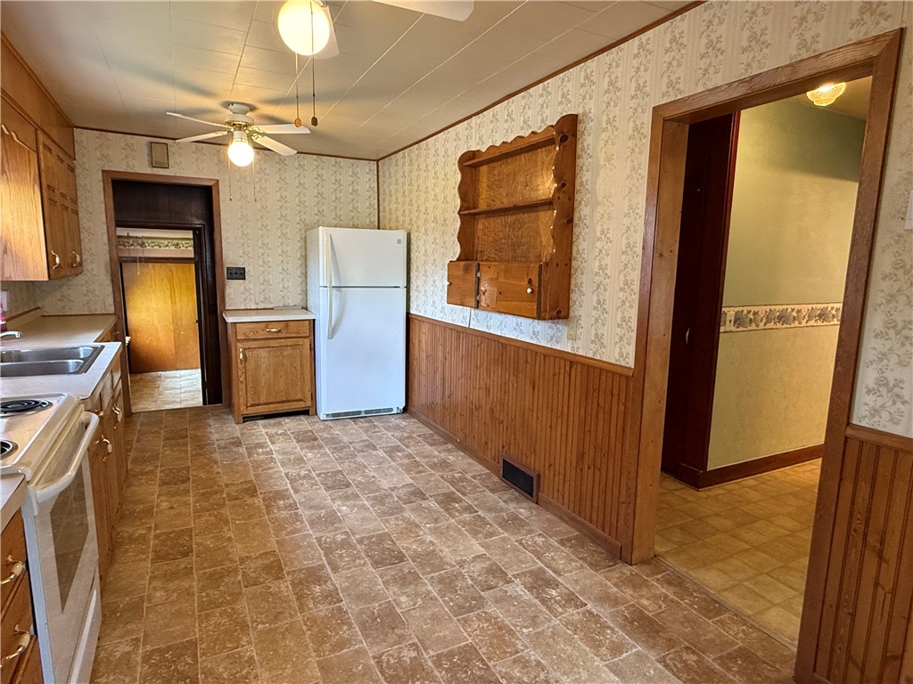 Residential at 222 Spruce Street, Spooner, WI 54801 — photo 9