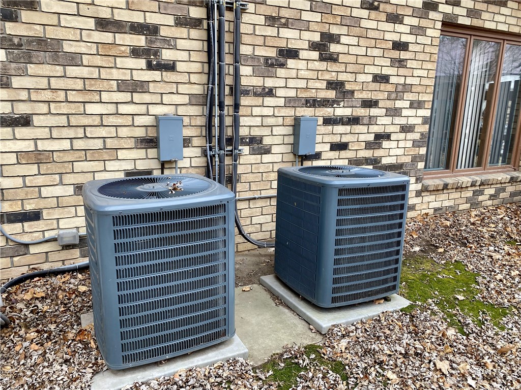 232 E Springer Avenue, Elmwood, WI — photo 16