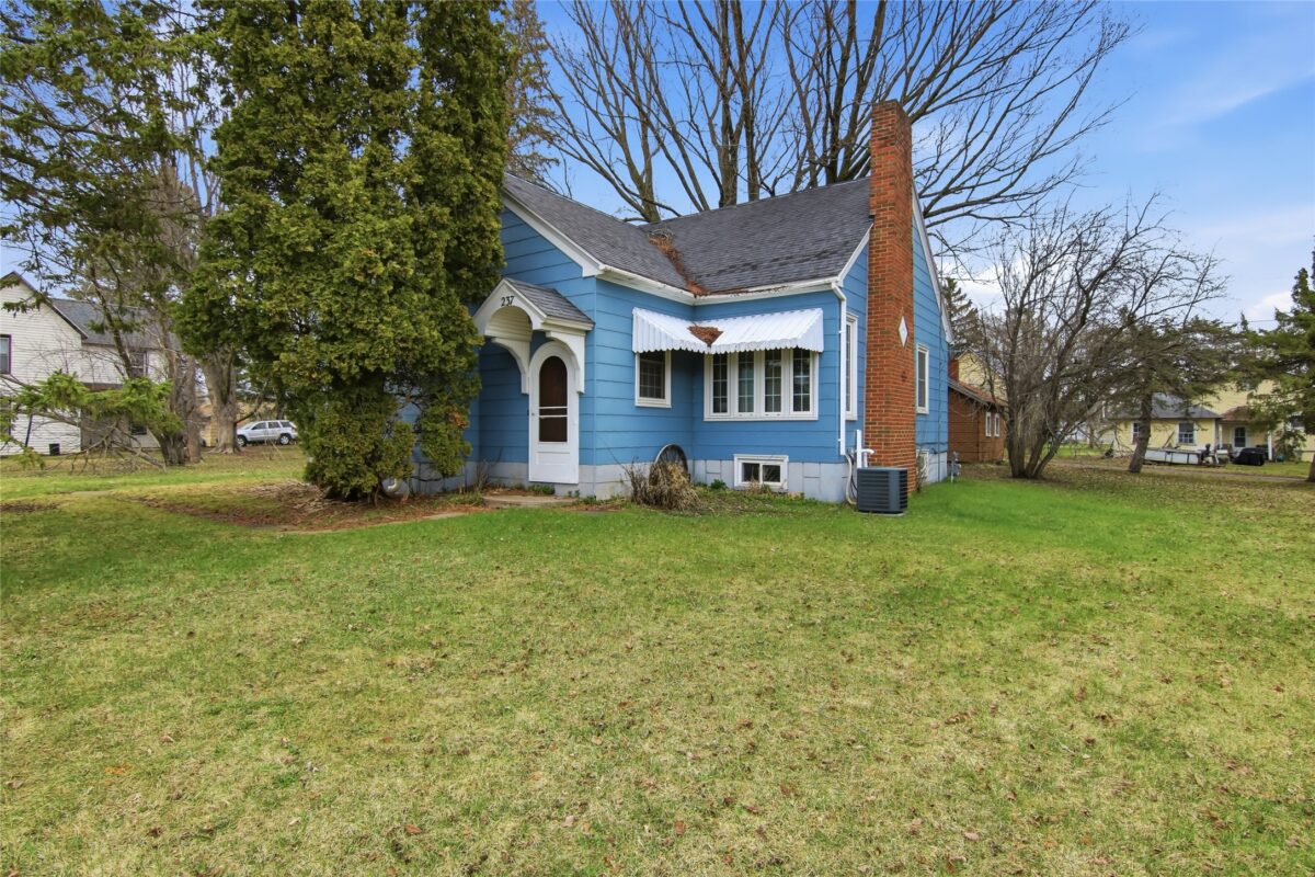 Residential at 237 Garfield Street, Stanley, WI 54768 — photo 5