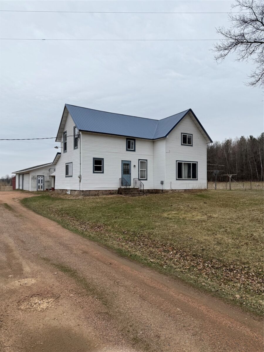 Farmhouse for sale picture with an address of  24317 45th Avenue  in Cadott and a list price of 374900