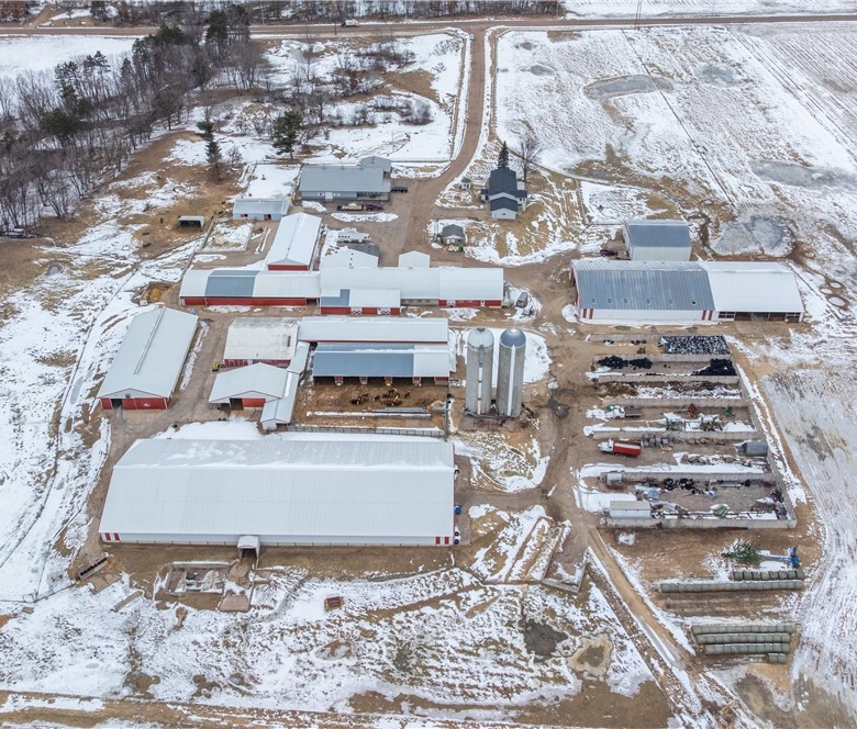 Residentialhouse for sale picture with an address of  2435 50th Avenue  in Elk Mound and a list price of 2989000