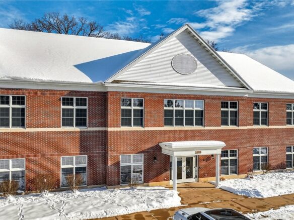 2519 N Hillcrest Parkway, Altoona, WI