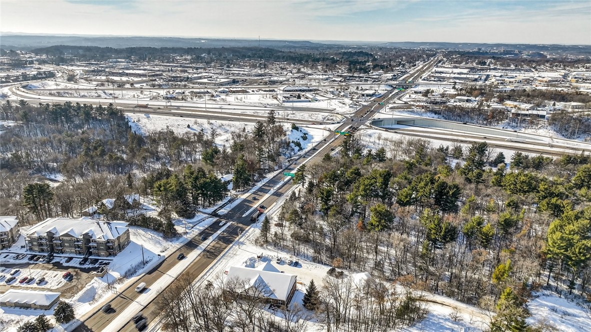 2519 N Hillcrest Parkway, Altoona, WI — photo 5