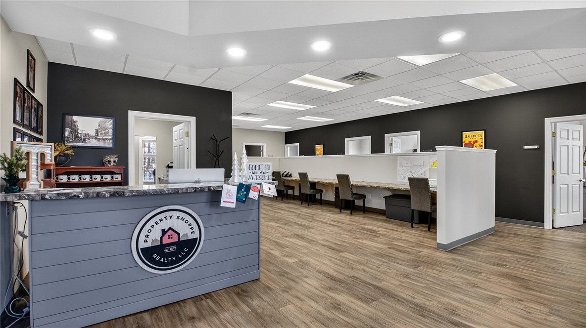 2519 N Hillcrest Parkway, Altoona, WI — photo 6