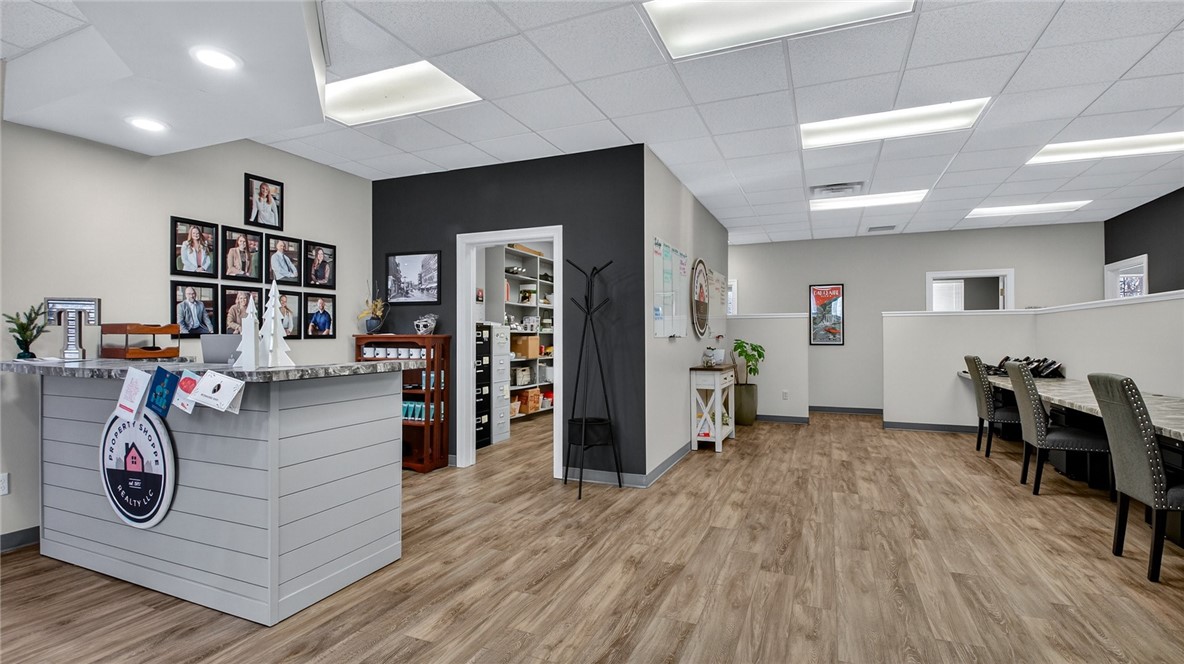 2519 N Hillcrest Parkway, Altoona, WI — photo 9