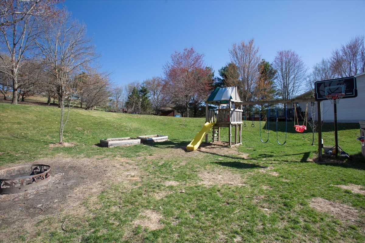 Residential at 2702 Ricky Lane, Menomonie, WI 54751 — photo 4