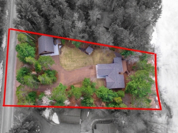 Residentialhouse for sale picture with an address of  28031 Johnson Lake Road in Webster and a list price of 595000