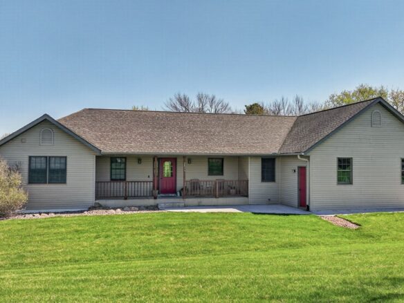2815 Dairyland Road SE, Menomonie, WI