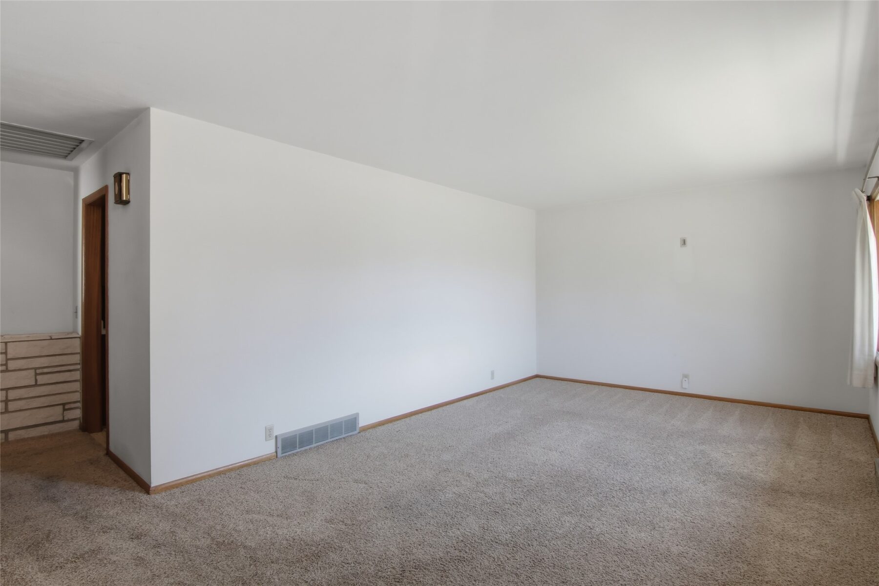 Residential at 2824 Seymour Road, Eau Claire, WI 54703 — photo 4