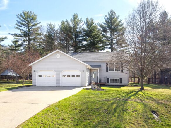 301 Lincolnwood Drive, Black River Falls, WI